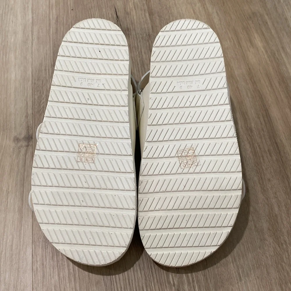 Amazon sandals band